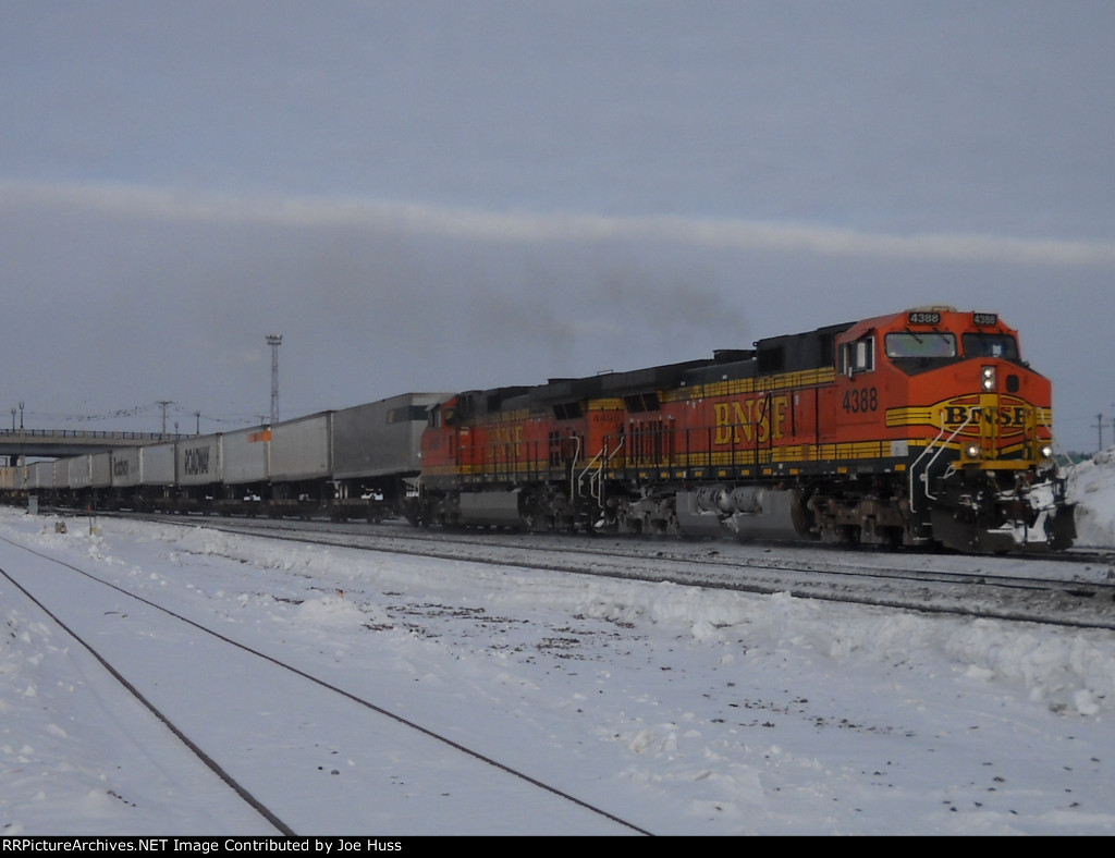 BNSF 4388 East